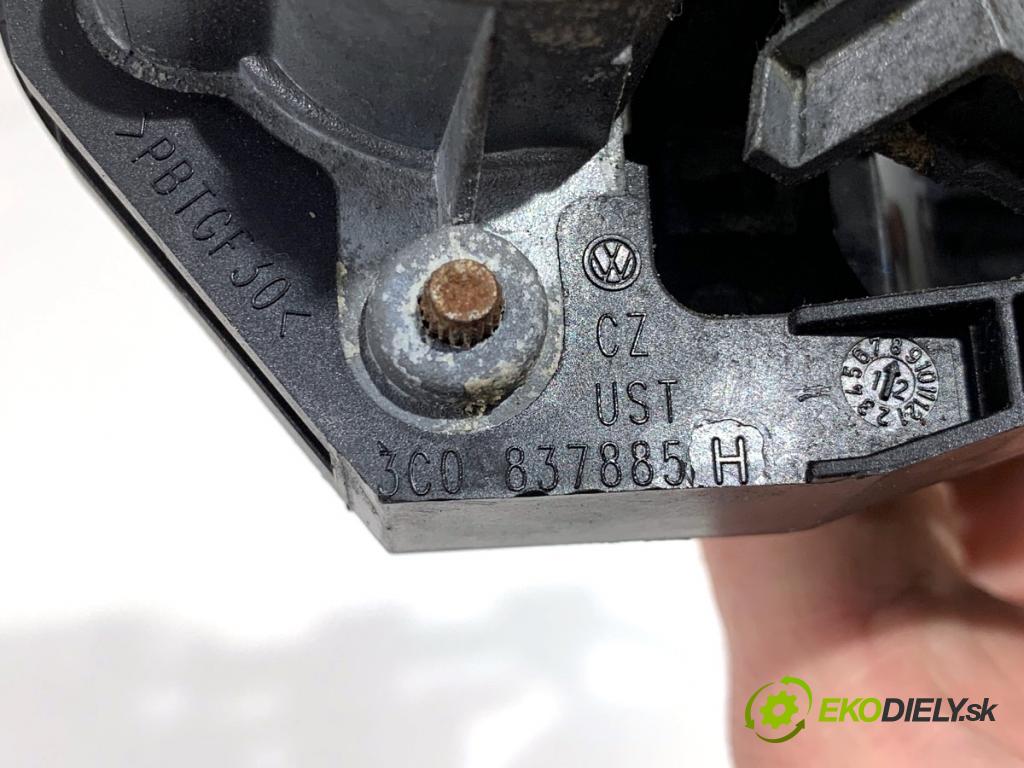 VW PASSAT B7 Kombi 2012 103 kW 2.0 TDI 1968 Kľučka vonkajšia ľavy predný 3C0837885H