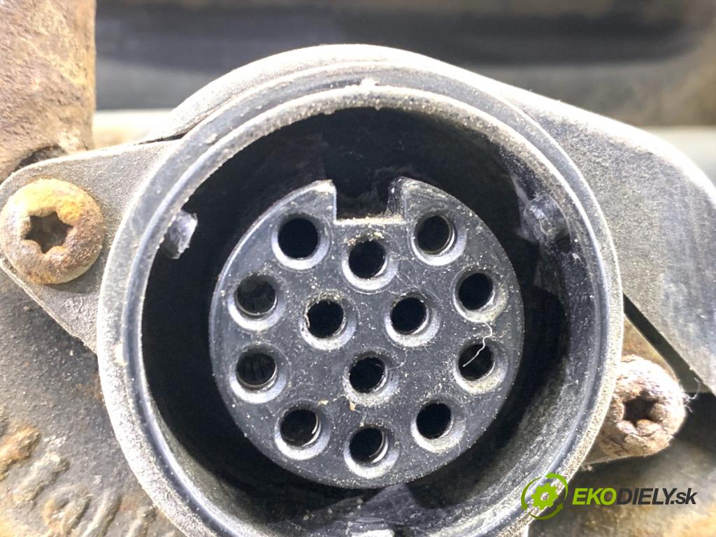 VW PASSAT B7 Kombi 2012 103 kW 2.0 TDI 1968 Hák tažné zařízení 3AA803880G (Tažné zařízení)