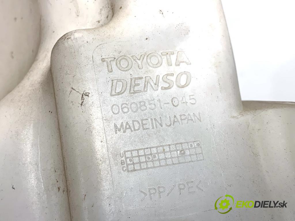 TOYOTA RAV 4 II SUV 2001 85 kW 2.0 D 4WD (CLA20_, CLA21_) 1995 Nádržka ostrekovačov 060851-045