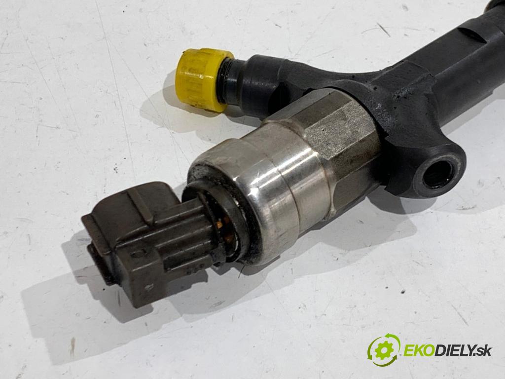 TOYOTA RAV 4 II SUV 2001 85 kW 2.0 D 4WD (CLA20_, CLA21_) 1995 vstrekovač 23670-27030 (Vstrekovač paliva)