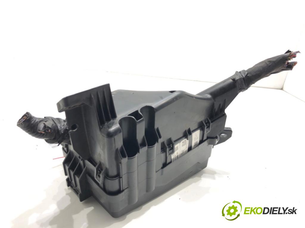 KIA CEED SUV 2021 118 kW 1.5 T-GDI 1482 Skrinka poistková 91270-J7GT0 (Poistková skrinka)