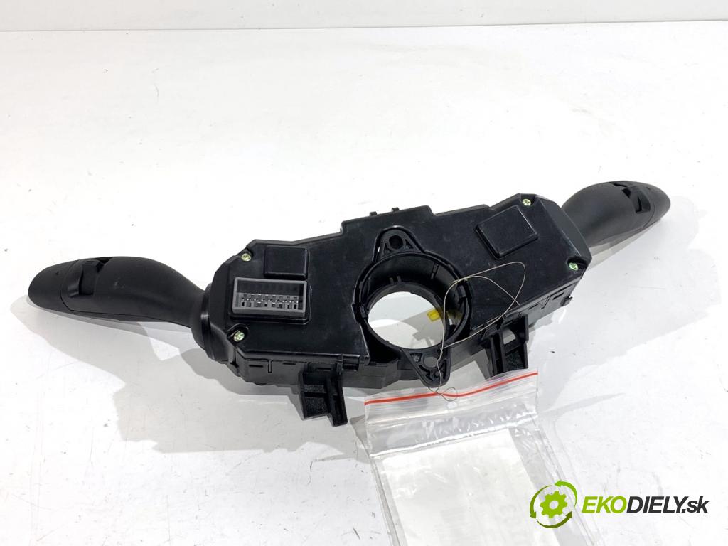 KIA CEED SUV 2021 118 kW 1.5 T-GDI 1482 Prepínač kombinovaný 93404J7960 (Prepínacie páčky pod volantom)