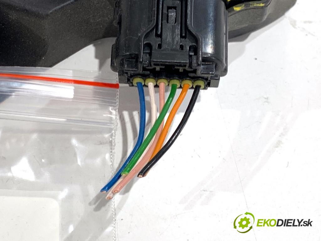 KIA CEED SUV 2021 118 kW 1.5 T-GDI 1482 Potenciometer plynu 32700-G4200 (Potenciometer plynového pedálu)