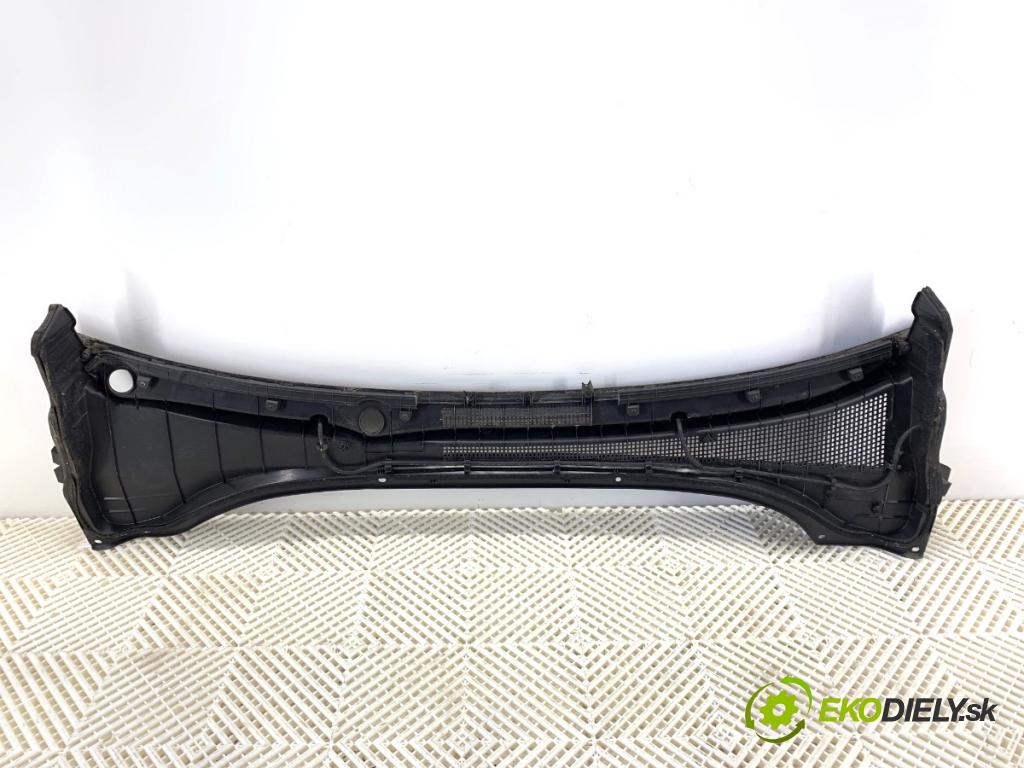 KIA CEED SUV 2021 118 kW 1.5 T-GDI 1482 Torpédo, plast pod čelné okno 86151-J7000 (Torpédo (plast pod čelným sklom))