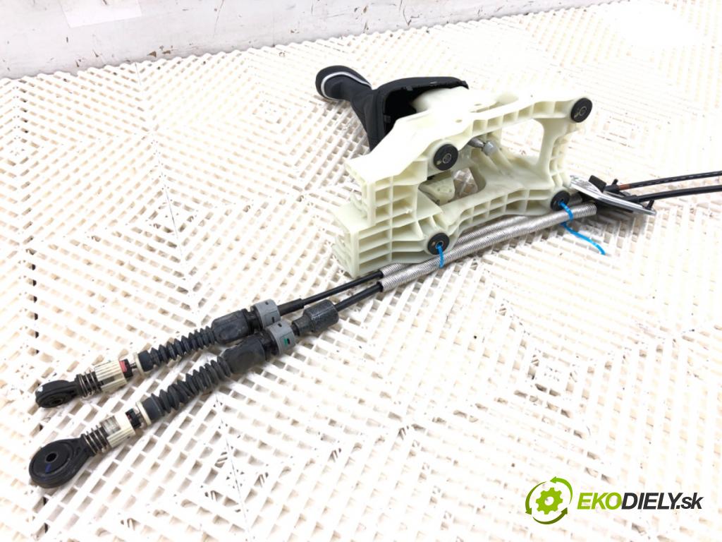 KIA CEED SUV 2021 118 kW 1.5 T-GDI 1482 Kulisa 43700-J7120WK (Rýchlostná páka (kulisa))