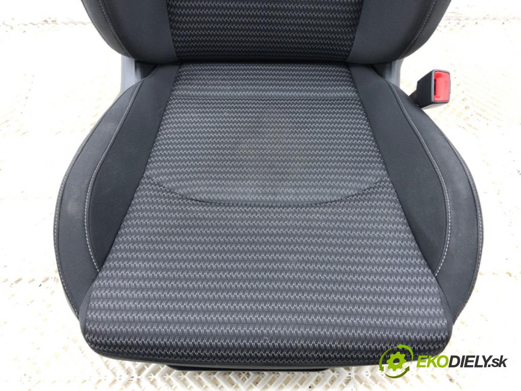 KIA CEED SUV 2021 118 kW 1.5 T-GDI 1482 Sedadlo pravy predný