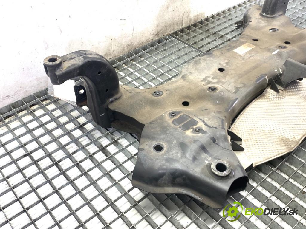 KIA CEED SUV 2021 118 kW 1.5 T-GDI 1482 výztuha pod motor 62401-G4AA0 (Přední výztuha)