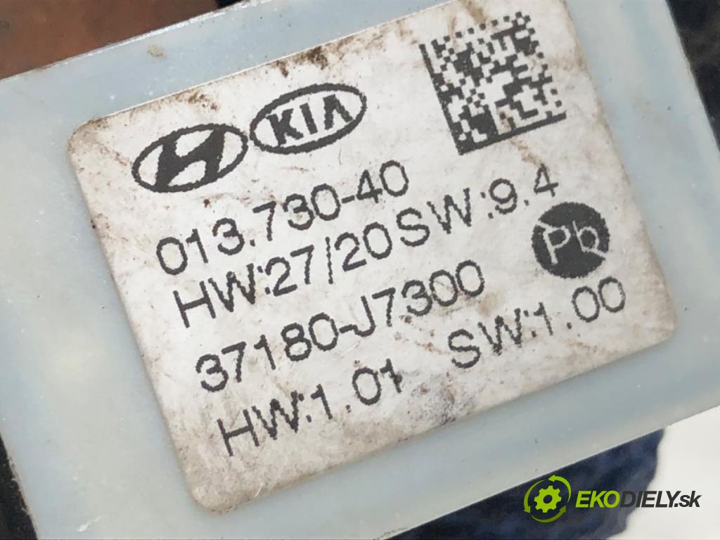 KIA CEED SUV 2021 118 kW 1.5 T-GDI 1482 svorka MINUS: 37180-J7300