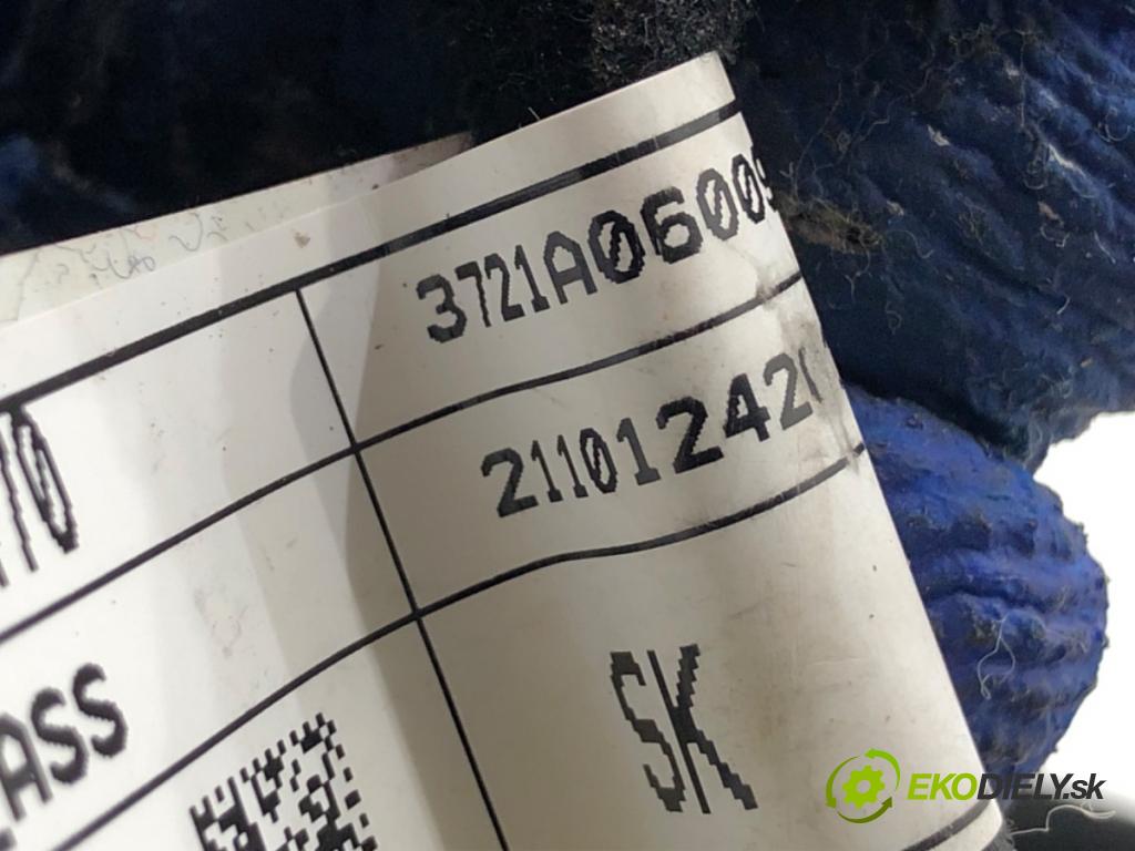 KIA CEED SUV 2021 118 kW 1.5 T-GDI 1482 Káblovačka Dvere predný pravy 91615-J7470