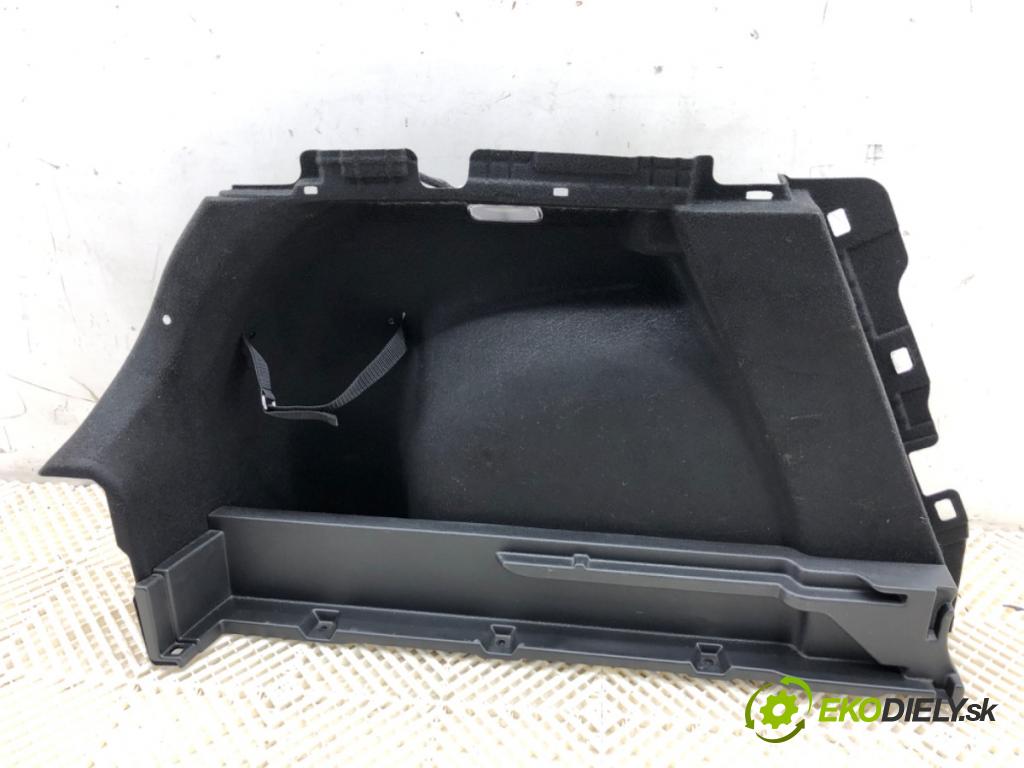 KIA CEED SUV 2021 118 kW 1.5 T-GDI 1482 čalúnenie kufra ľavy 85730-J7700WK