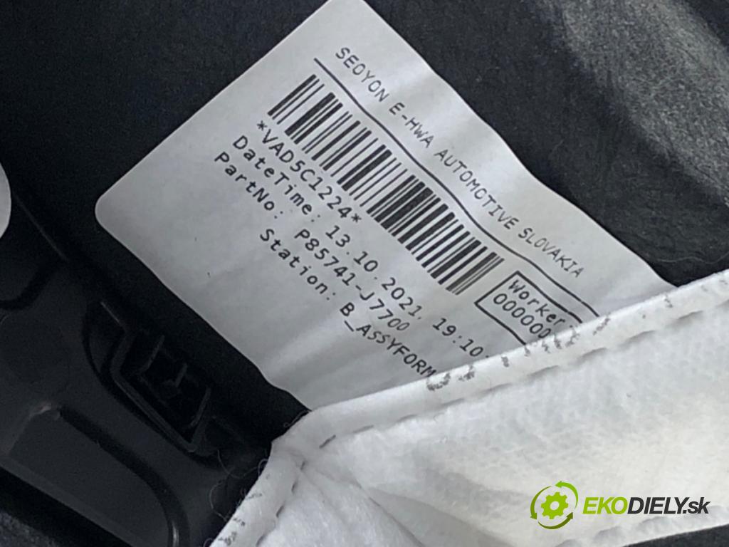 KIA CEED SUV 2021 118 kW 1.5 T-GDI 1482 čalúnenie kufra pravy