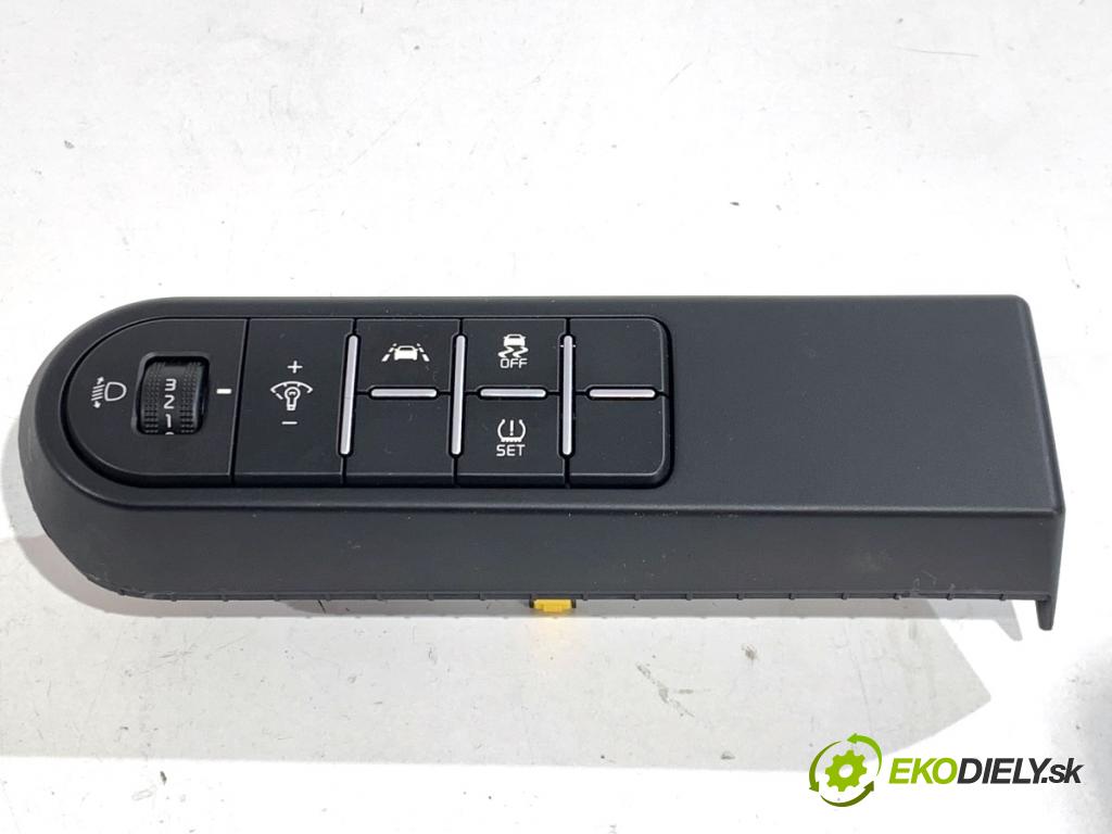 KIA CEED SUV 2021 118 kW 1.5 T-GDI 1482 Panel Prepínač 93700-J7270