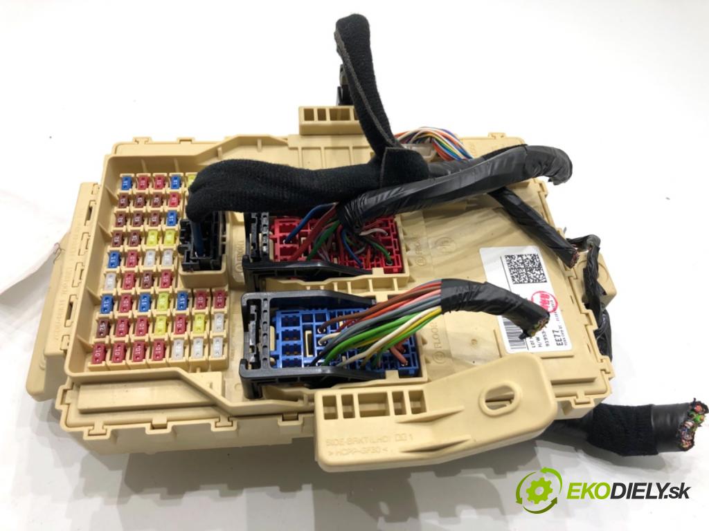 KIA CEED SUV 2021 118 kW 1.5 T-GDI 1482 Skrinka poistková 91953-J7771 (Poistková skrinka)