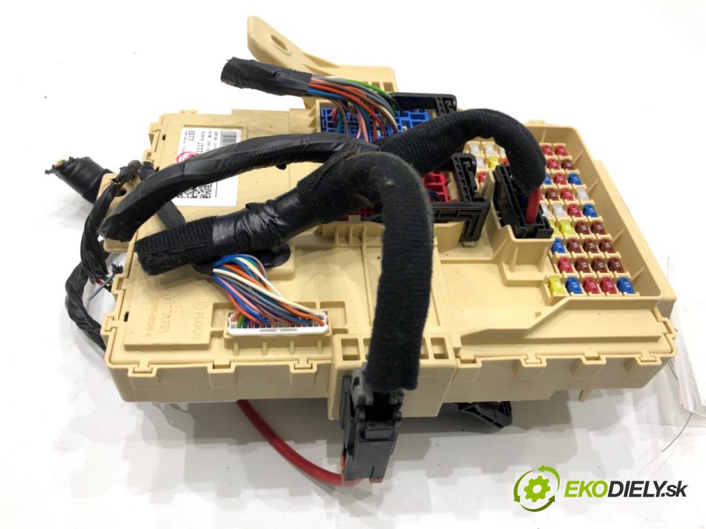 KIA CEED SUV 2021 118 kW 1.5 T-GDI 1482 Skrinka poistková 91953-J7771 (Poistková skrinka)