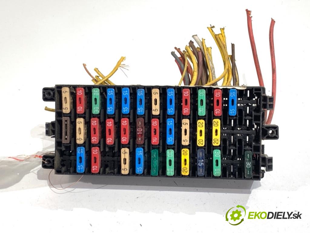 OPEL MOVANO A Autobus 2005 84 kW 2.5 DTI (JD) 2463 Skrinka poistková  (Poistková skrinka)