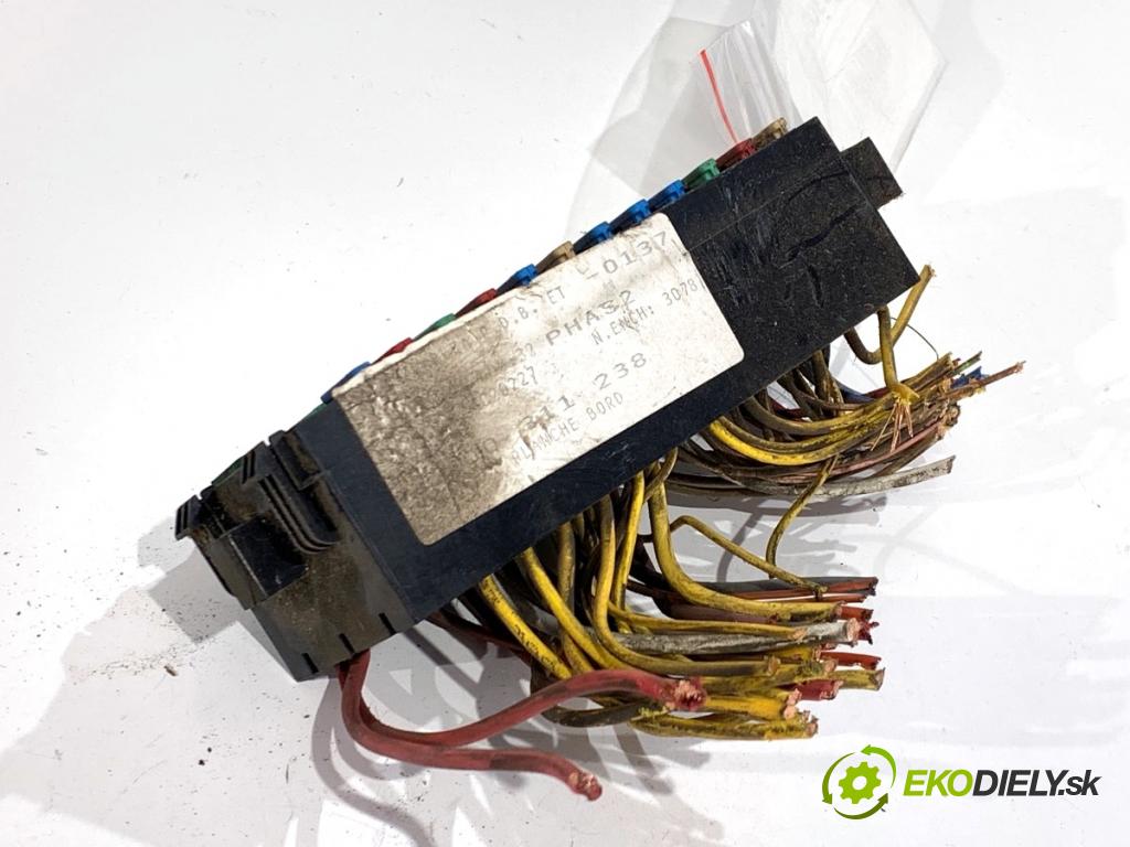 OPEL MOVANO A Autobus 2005 84 kW 2.5 DTI (JD) 2463 Skrinka poistková  (Poistková skrinka)