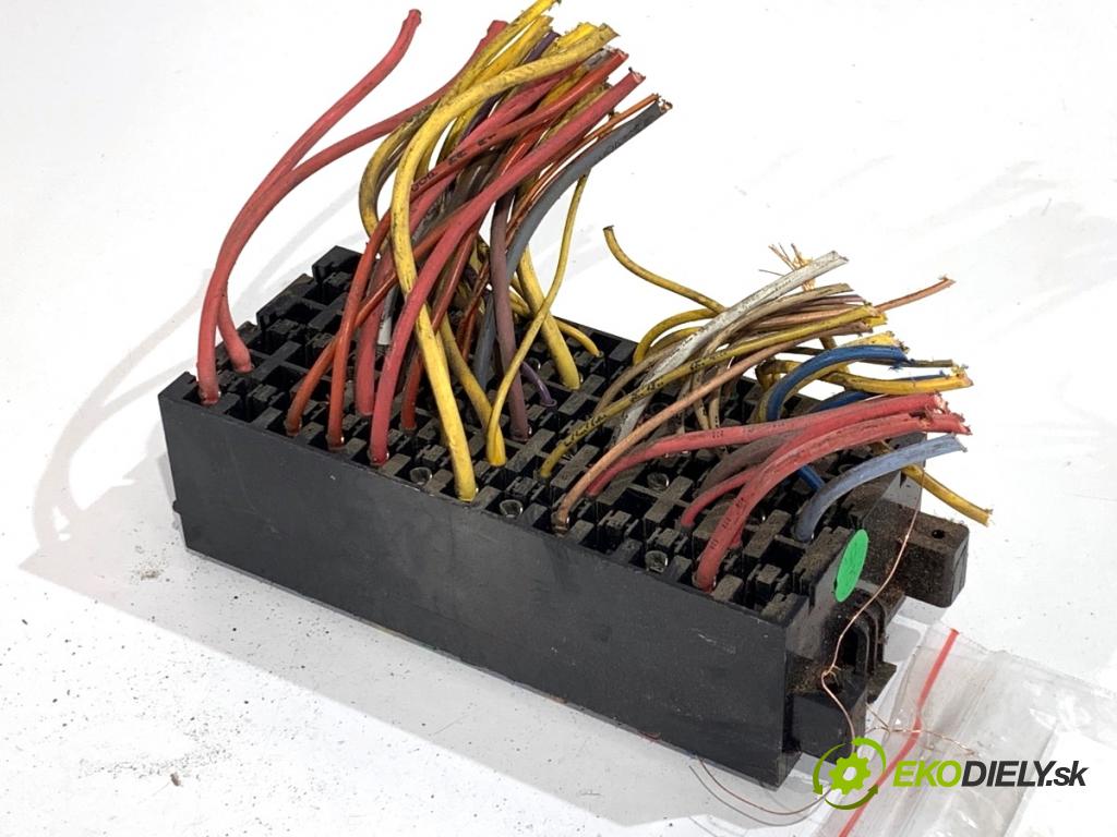 OPEL MOVANO A Autobus 2005 84 kW 2.5 DTI (JD) 2463 Skrinka poistková  (Poistková skrinka)