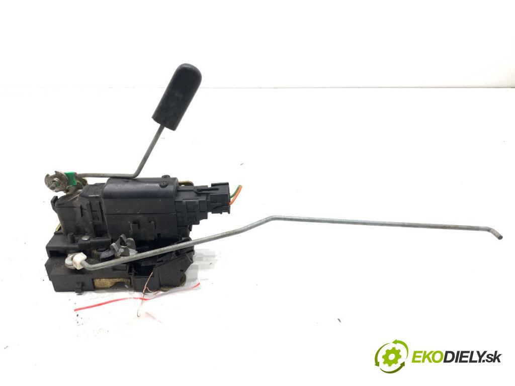 OPEL MOVANO A Autobus 2005 84 kW 2.5 DTI (JD) 2463 zámok Dvere pravy predný 