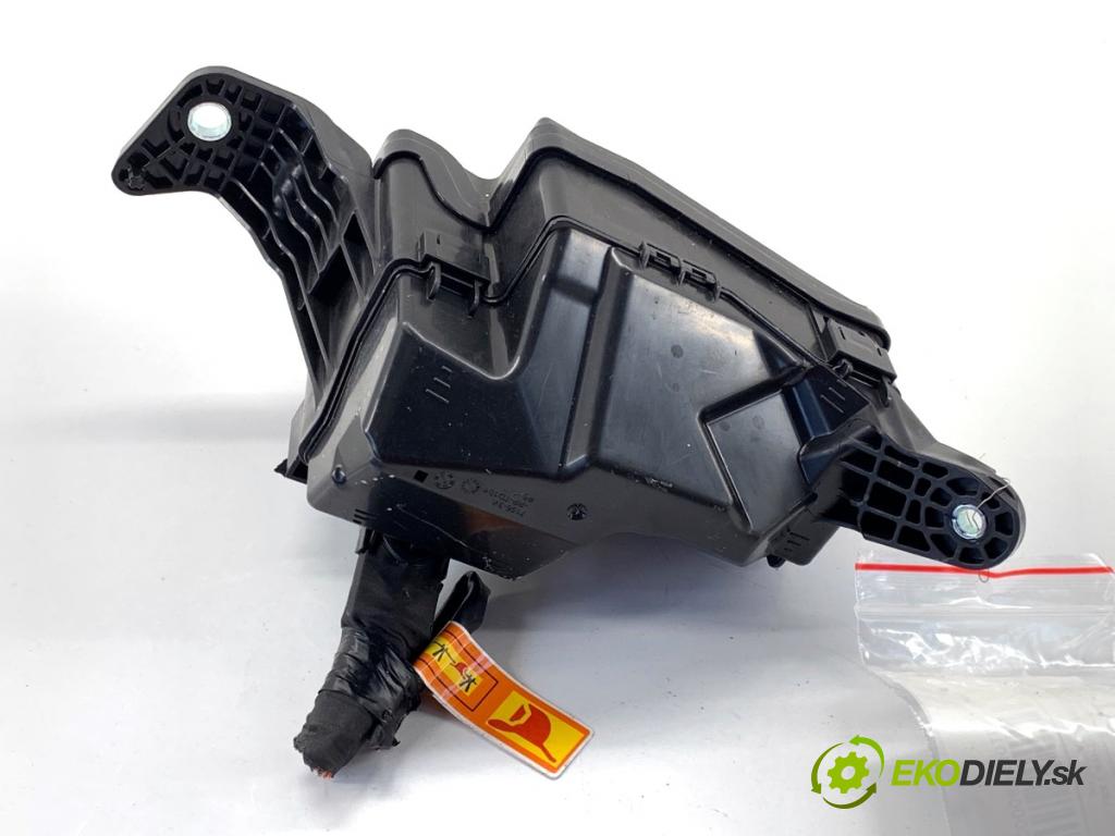 LEXUS LBX  2025 100 kW Hybrid (MAYH10)   (1490 ccm / 100 kW / 136 KM) 1490 Skrinka poistková 7156-3W (Poistková skrinka)