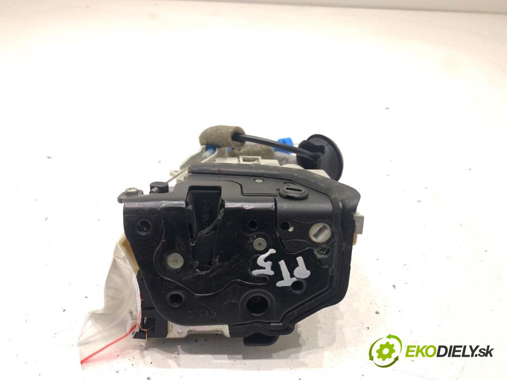 AUDI A3 8V liftback 2014 81 kW 1.6 TDI 1598 zámok Dvere pravy zad 8K0839016E