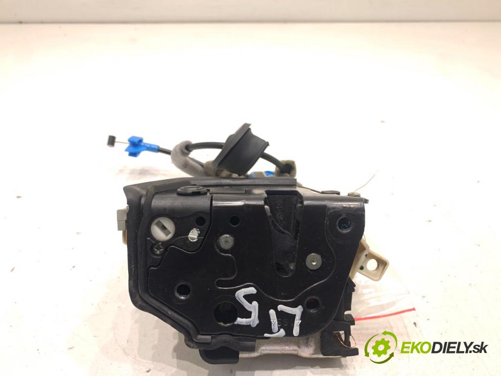 AUDI A3 8V liftback 2014 81 kW 1.6 TDI 1598 zámok Dvere ľavy zad 8K0839015E
