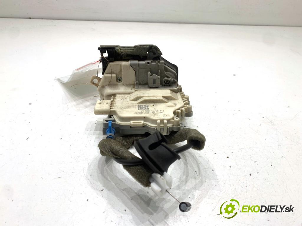 AUDI A3 8V liftback 2014 81 kW 1.6 TDI 1598 zámok Dvere pravy predný 8X1837016A