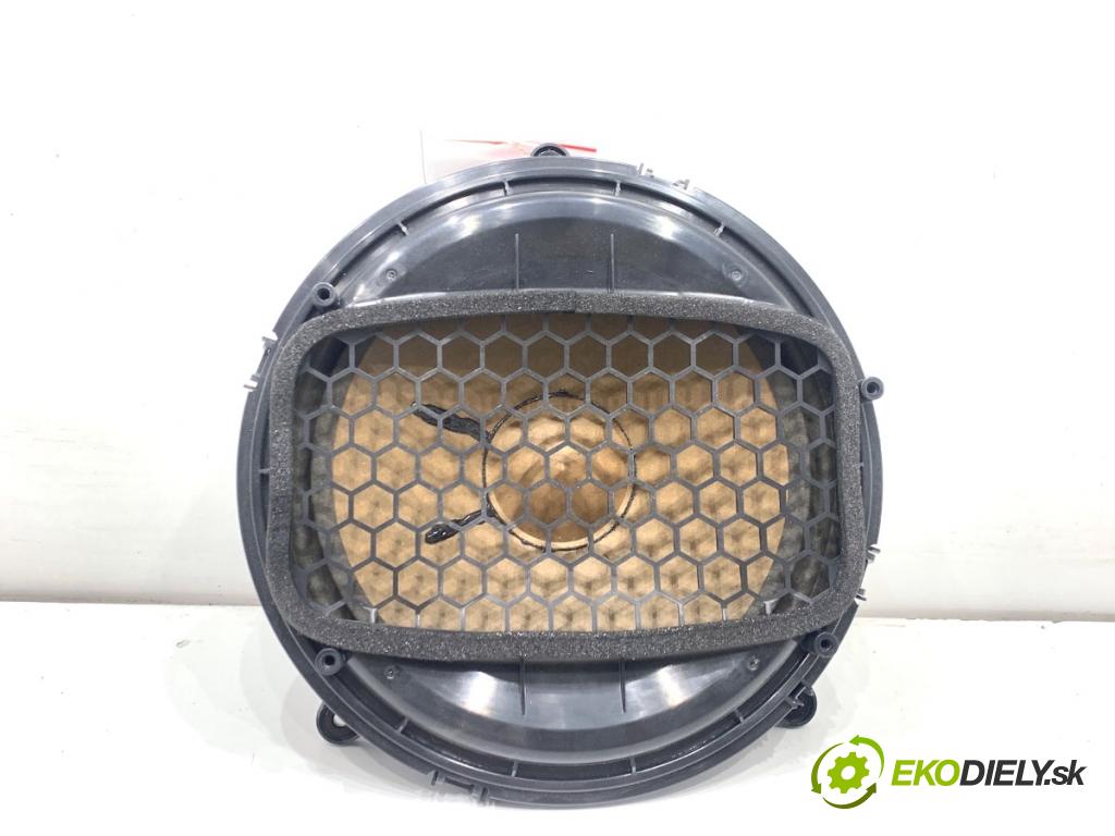 AUDI A3 8V liftback 2014 81 kW 1.6 TDI 1598 subwoofer 8V0035412 (Audio zariadenie)