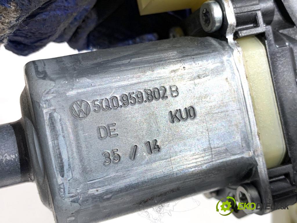 AUDI A3 8V liftback 2014 81 kW 1.6 TDI 1598 Mechanizmus okna ľavy predný 8V4837461