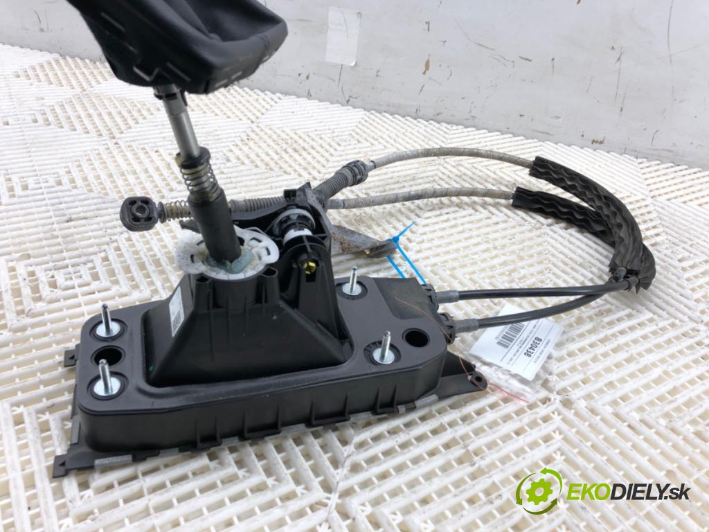 AUDI A3 8V liftback 2014 81 kW 1.6 TDI 1598 Kulisa 5Q0711061E (Rýchlostná páka (kulisa))