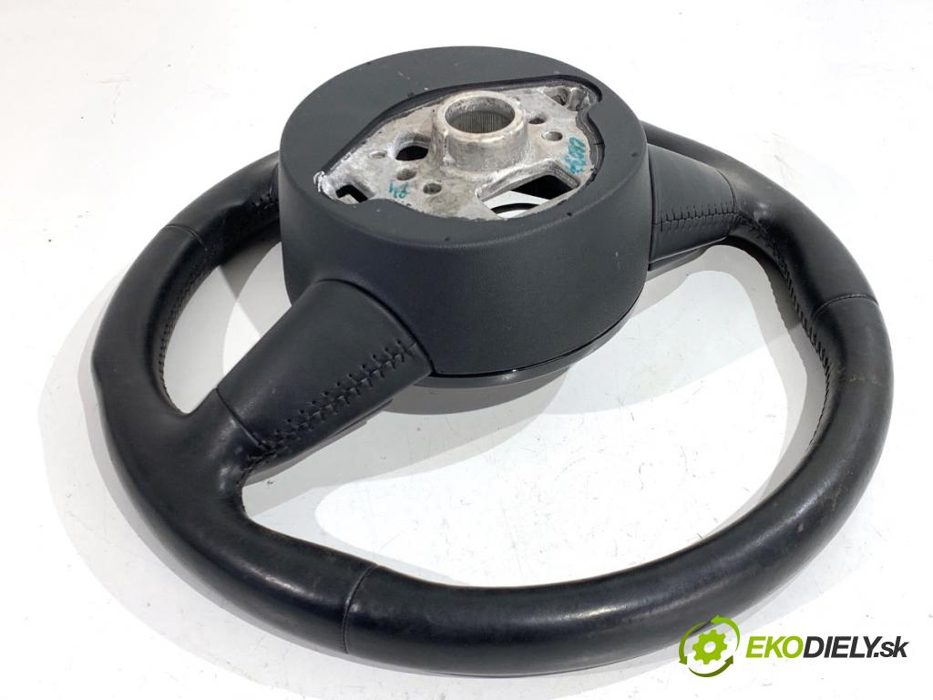 AUDI A3 8V liftback 2014 81 kW 1.6 TDI 1598 Volant 8V0419091A (Volant)