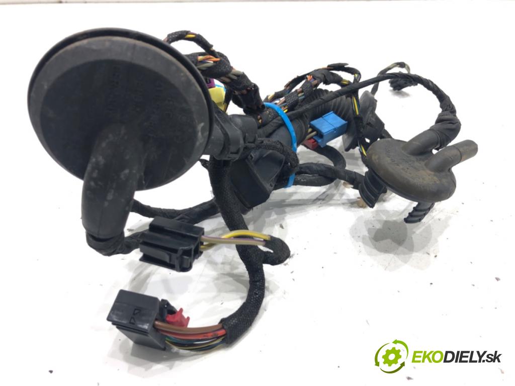 AUDI A3 8V liftback 2014 81 kW 1.6 TDI 1598 káblovačka dveře přední část pravý 8V4971030