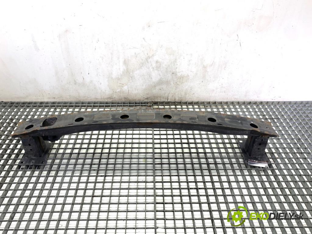 AUDI A3 8V liftback 2014 81 kW 1.6 TDI 1598 Výstuha nárazníka zad  (Výstuha zadná)