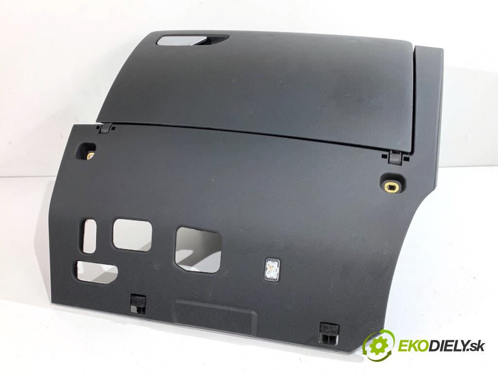 AUDI A3 8V liftback 2014 81 kW 1.6 TDI 1598 Priehradka, kastlík spolujazdca 8V1857035B (Priehradka (kastlík))