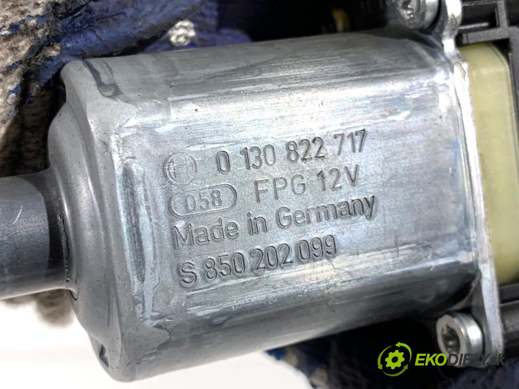 AUDI A3 8V liftback 2014 81 kW 1.6 TDI 1598 mechanismus okna pravý přední část 5Q0959801B