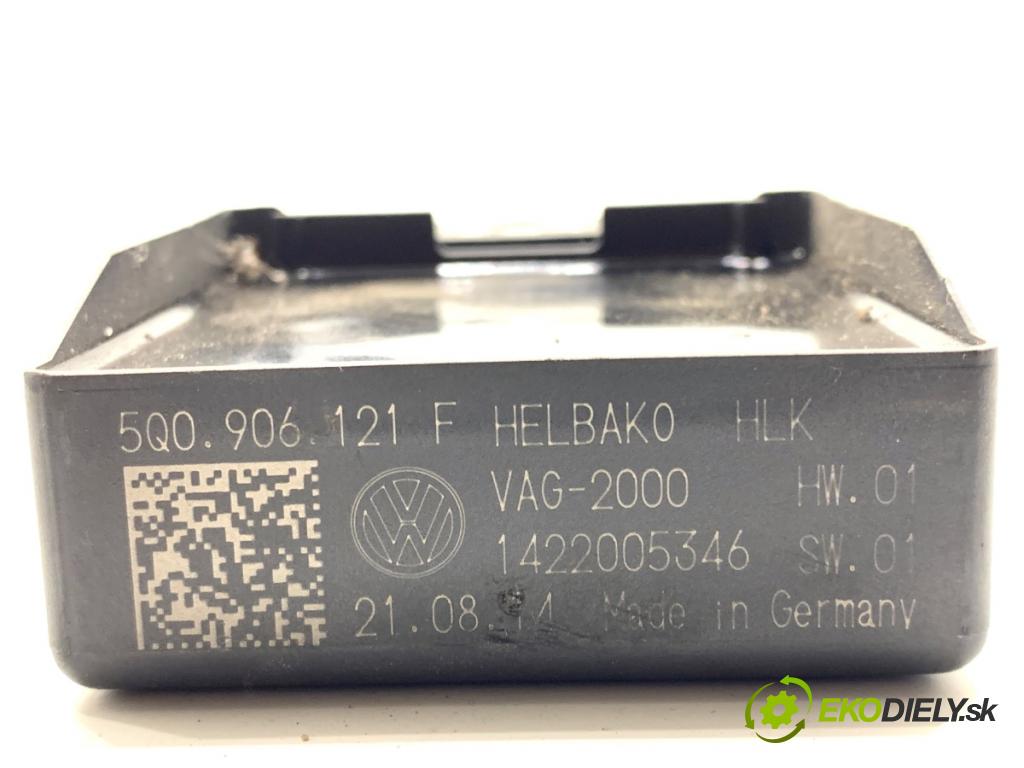 AUDI A3 8V liftback 2014 81 kW 1.6 TDI 1598 Modul pumpy paliva 5Q0906121F