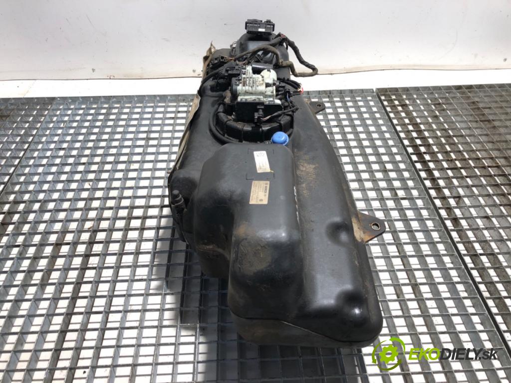 VW CARFTER 30 35 Autobus 2010 120 kW 2.5 TDI 2461 nádržka SCR 0444050032