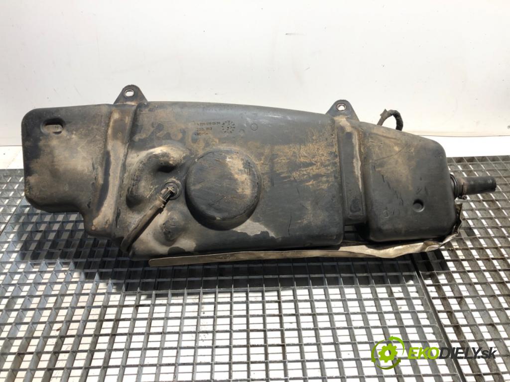 VW CARFTER 30 35 Autobus 2010 120 kW 2.5 TDI 2461 nádržka SCR 0444050032