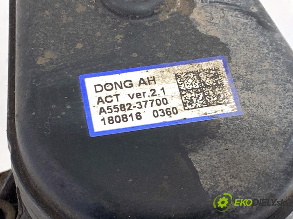 KIA OPTIMA Kombi 2018 132 kW 1.6 T-GDI 1591 Brzdič strmeň pravy zad A5582-37700