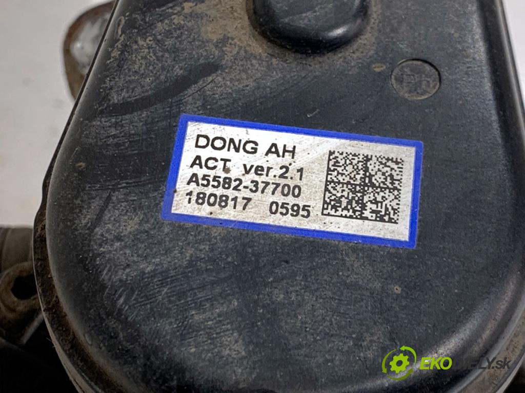 KIA OPTIMA Kombi 2018 132 kW 1.6 T-GDI 1591 Brzdič strmeň ľavy zad A5582-37700