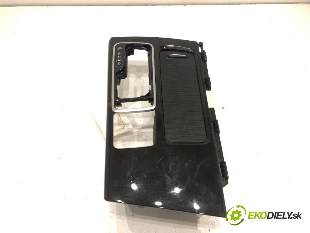 KIA OPTIMA Kombi 2018 132 kW 1.6 T-GDI 1591 držák na nápoje 84625-D4000 (Držák nápojů)