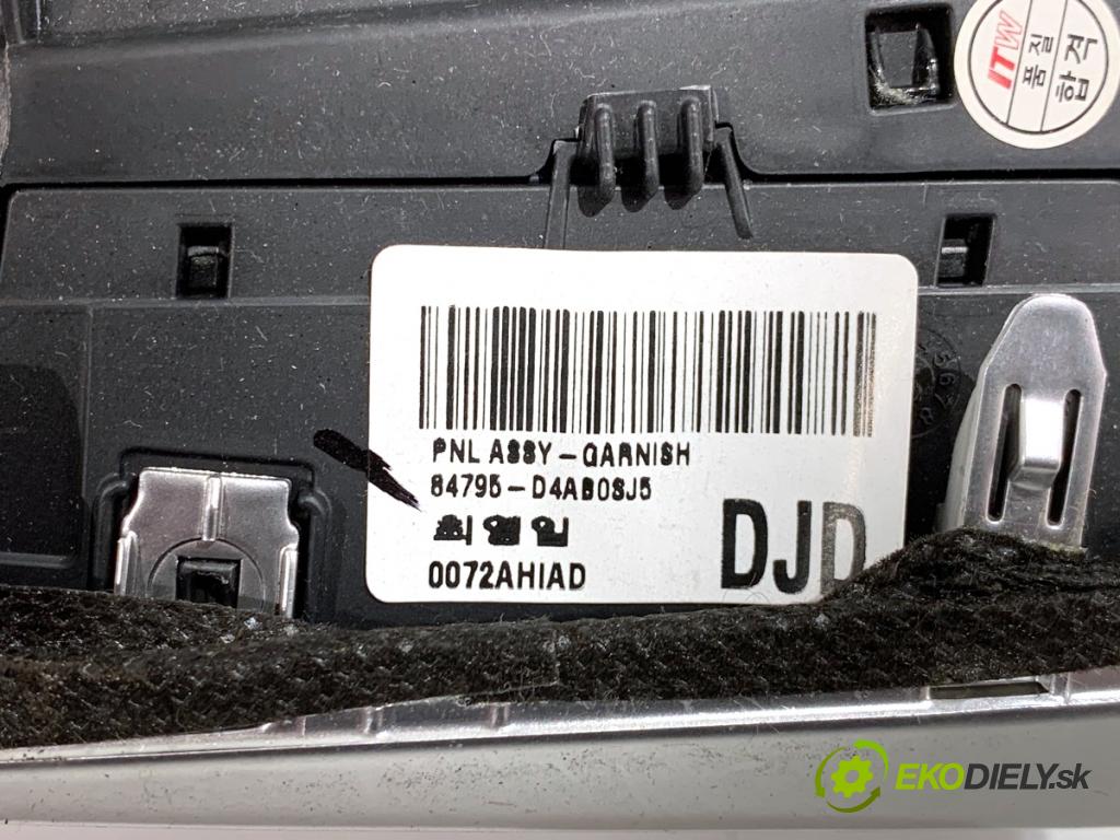 KIA OPTIMA Kombi 2018 132 kW 1.6 T-GDI 1591 Mriežky kúrenia pravá 84795-D4AA0