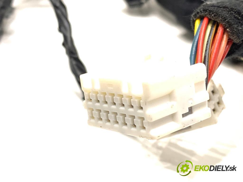 KIA OPTIMA Kombi 2018 132 kW 1.6 T-GDI 1591 káblovačka dveří kufra zadní část 91685-D4070