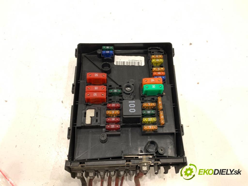 VW GOLF VI Kombi 2011 103 kW 2.0 TDI 1968 Skrinka poistková 1K0937125D (Poistková skrinka)