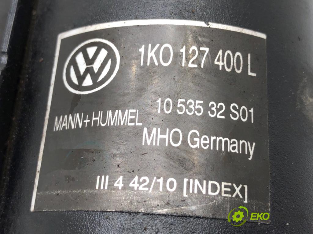 VW GOLF VI Kombi 2011 103 kW 2.0 TDI 1968 obal filtra paliva 1K0127400L (Kryt palivového filtru)