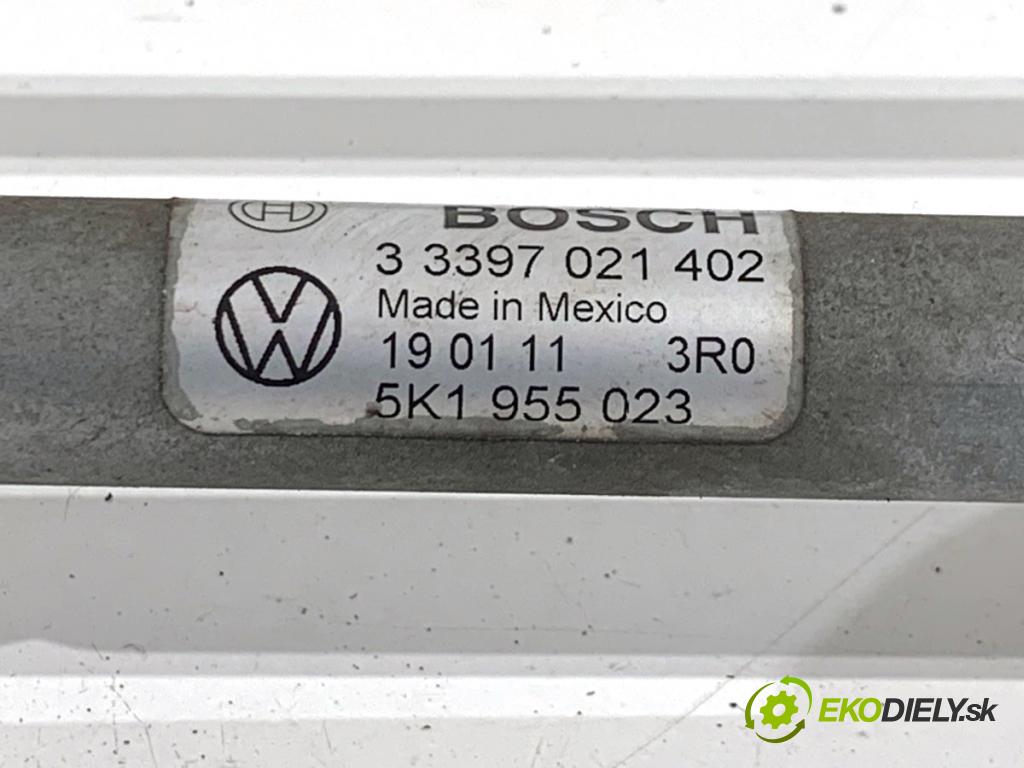 VW GOLF VI Kombi 2011 103 kW 2.0 TDI 1968 mechanismus stěračů přední část 5K1955023 (Motorek stěračů přední)