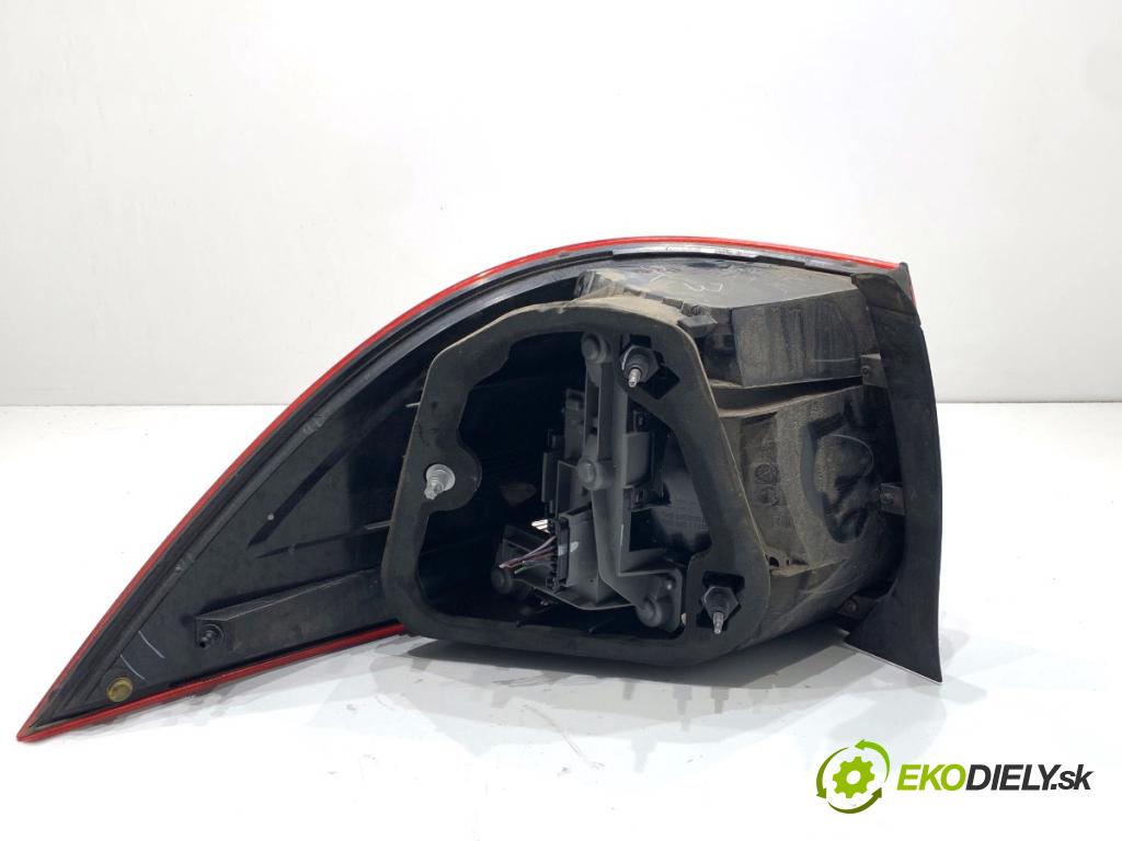 VW GOLF VI Kombi 2011 103 kW 2.0 TDI 1968 světlo pravý zadní část 1K9945096G