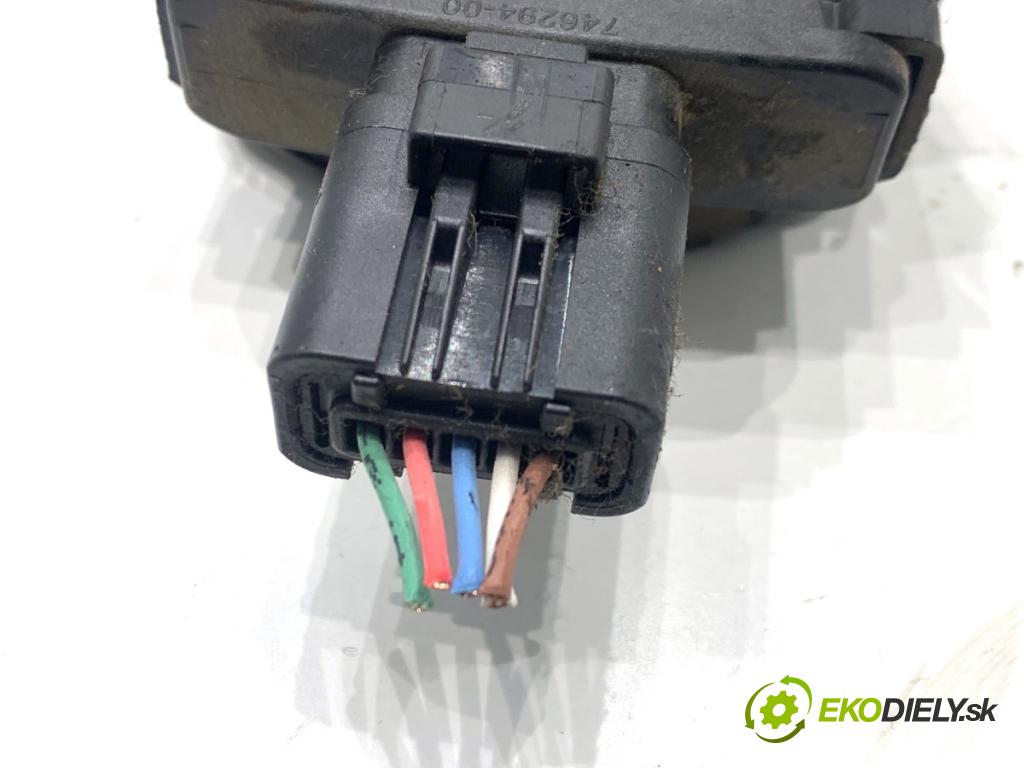 PEUGEOT 308 I liftback 2007 110 kW 1.6 16V 1598 Potenciometer plynu 9681530380 (Potenciometer plynového pedálu)