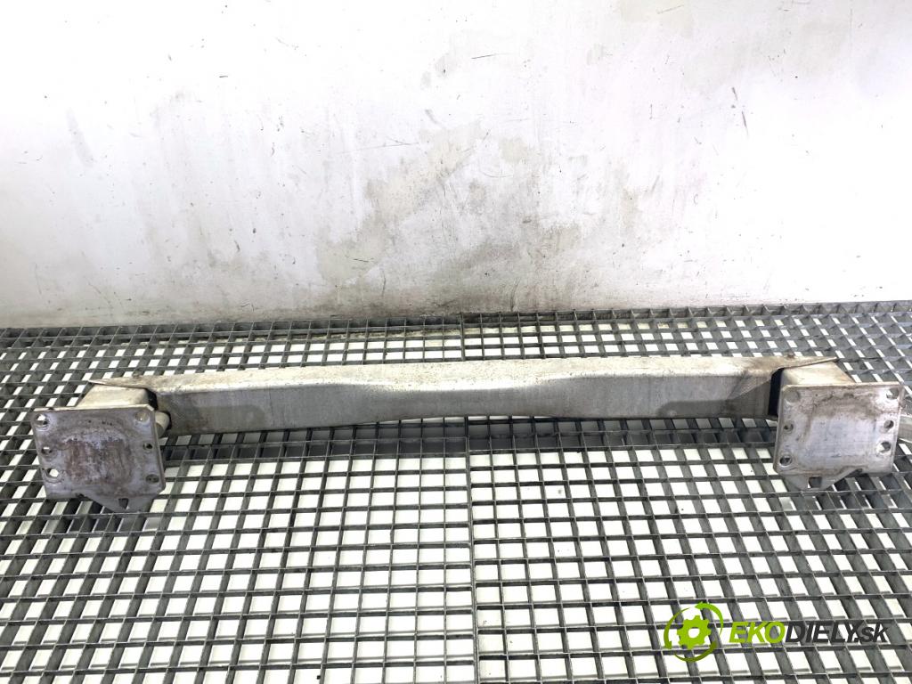 PEUGEOT 308 I liftback 2007 110 kW 1.6 16V 1598 výztuha nárazníka přední část  (Přední výztuha)