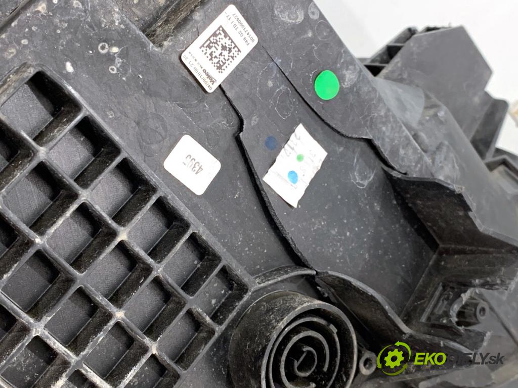 BMW F48 SUV 2018 103 kW sDrive 18 i 1499 Svetlomet ľavy predný PLNÉ: LED 7495003