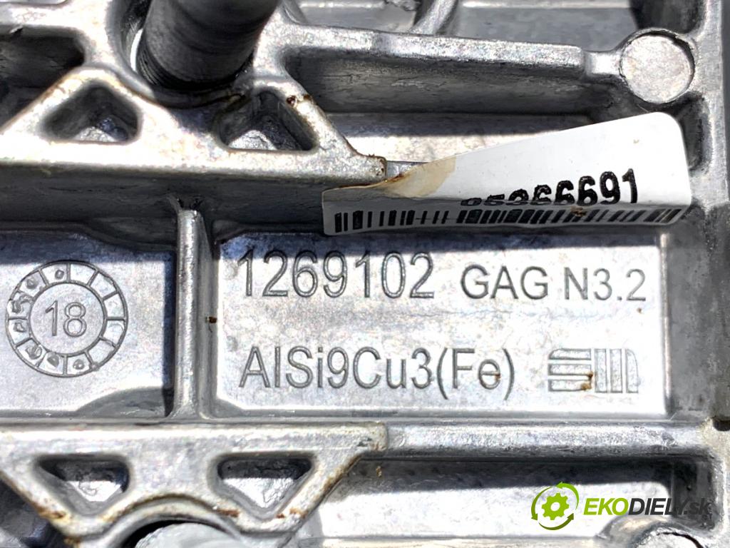 BMW F48 SUV 2018 103 kW sDrive 18 i 1499 Lakťová opierka 1296887 (Lakťová opierka)